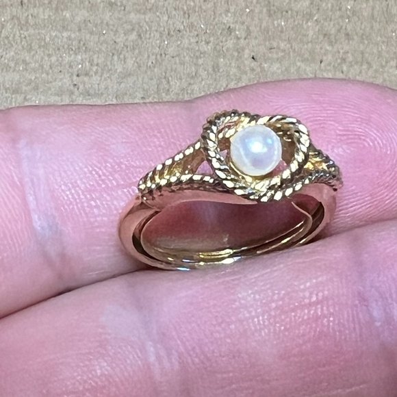 AVON 1977 VINTAGE GENUINE CULTURED PEARL RING~ SIZES 7 - Picture 7 of 8